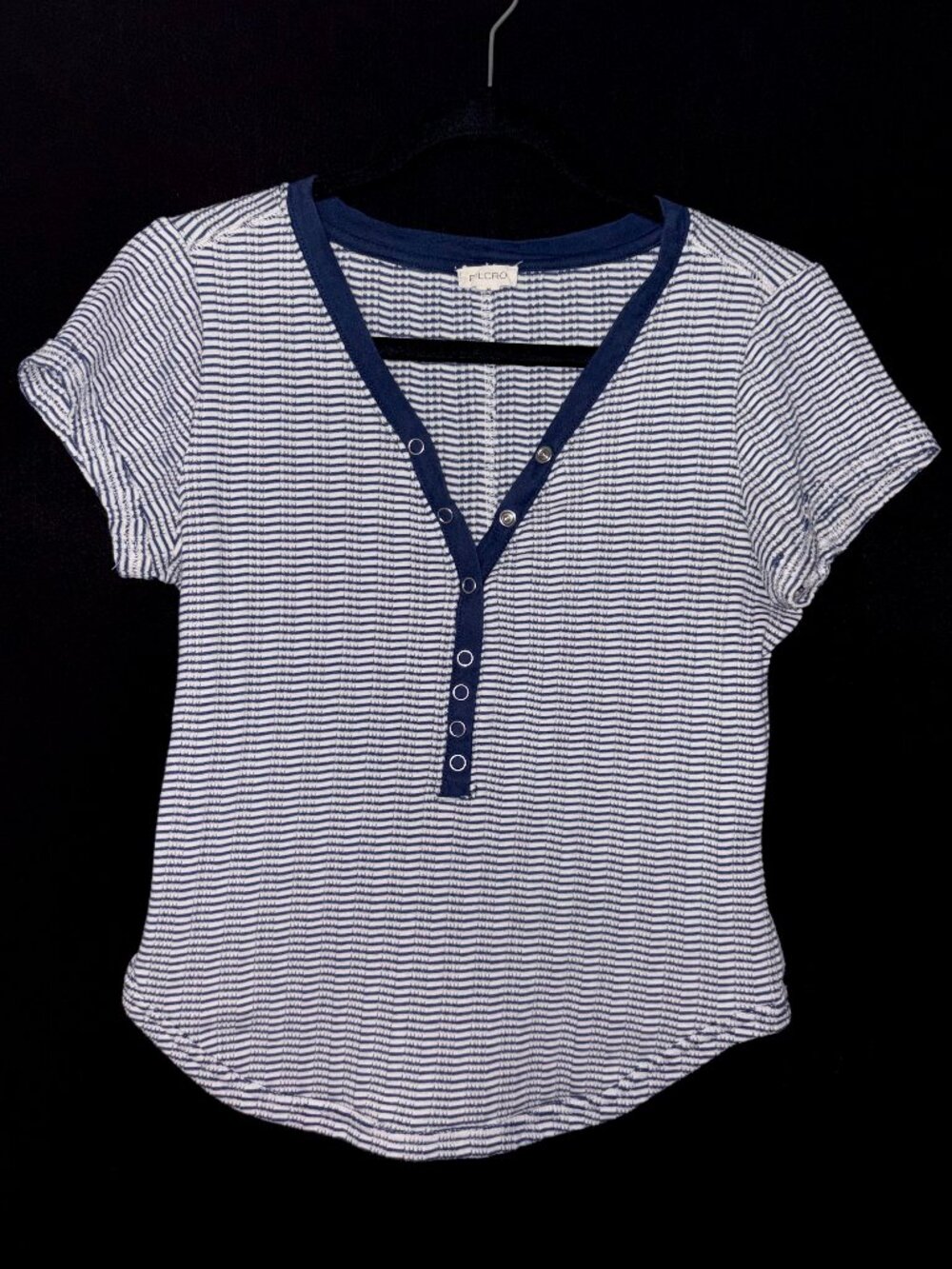Pilcro Striped Snap Front Henley Blue and White Short Sleeve Tee Size Medium